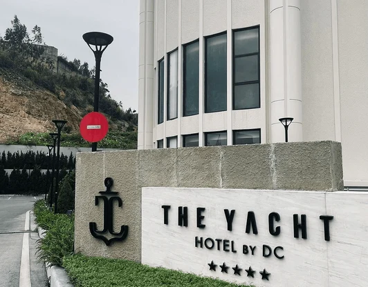 The Yacht Hotel by DC 5*