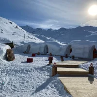 Иглу-деревня (Village Igloo)