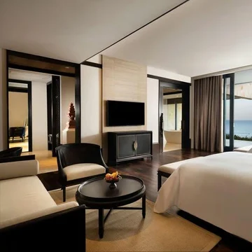 Suites с бассейнами
Площадь — 100 м².